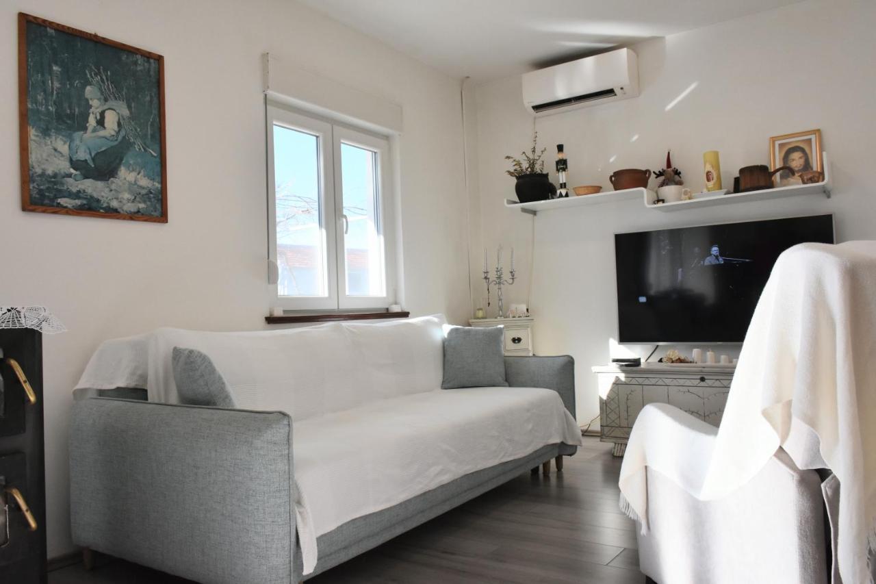 Villa Marie With Pool, Two Bedrooms For 4+2Kids Cavoglave Exterior photo